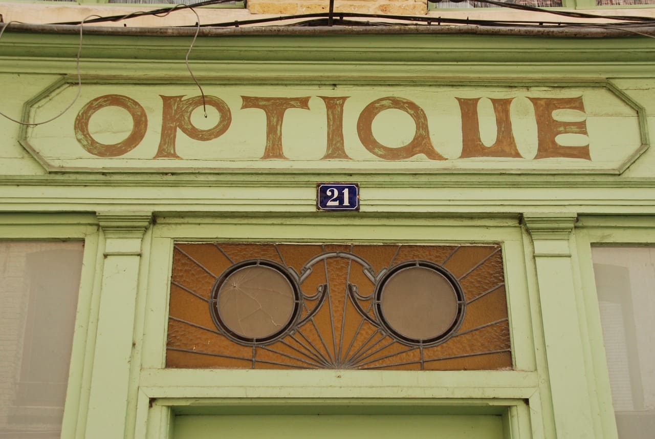 O Cadastro de Anúncio, ou CADAN, é um documento obrigatório para regularizar e licenciar veículos de comunicação visual, como placas e logomarcas, em São Paulo.