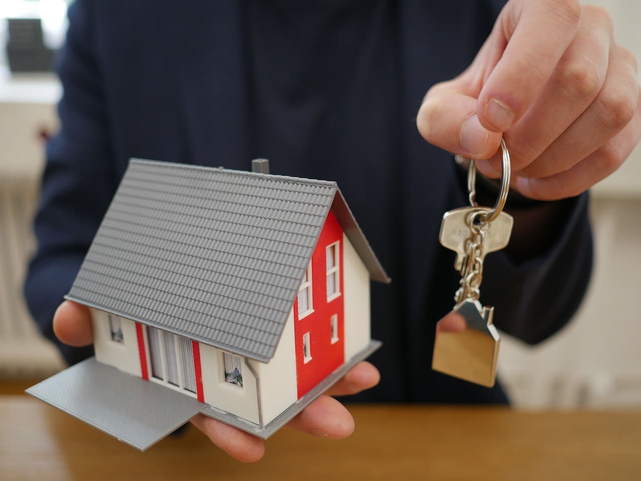 A falta do Habite-se pode trazer diversos problemas para o proprietário, como dificuldades na obtenção de financiamentos, seguro residencial e até mesmo na venda do imóvel. Além disso, a ausência deste documento pode resultar em multas e ações judiciais.