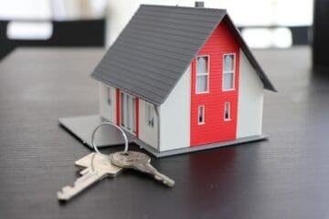 A regularização declaratória na anistia de imóveis em São Paulo é uma oportunidade para proprietários de imóveis residenciais ou comerciais regularizarem suas construções de forma simplificada.